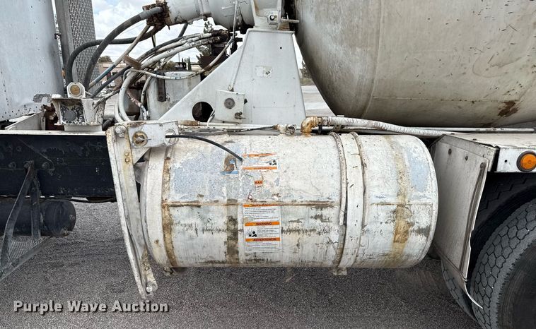 image for item DX5587 1998 Peterbilt 357 ready mix truck