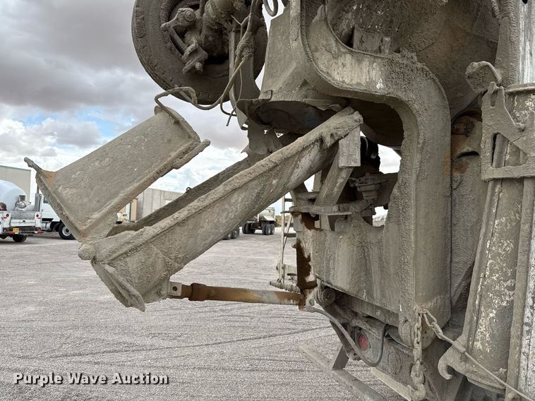 image for item DX5587 1998 Peterbilt 357 ready mix truck