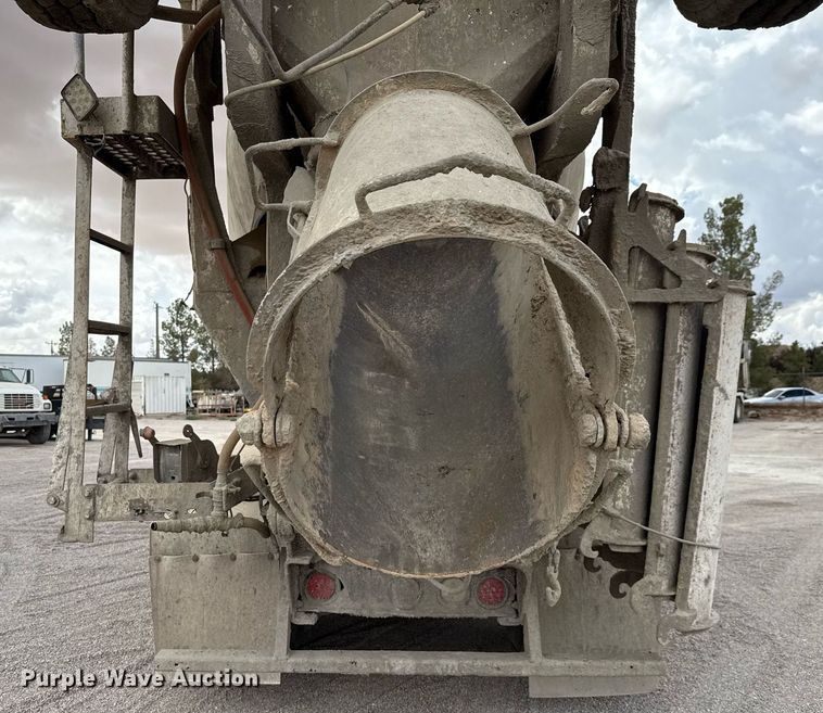 image for item DX5587 1998 Peterbilt 357 ready mix truck