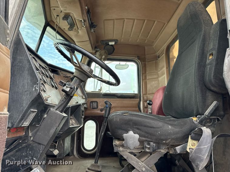 image for item DX5587 1998 Peterbilt 357 ready mix truck