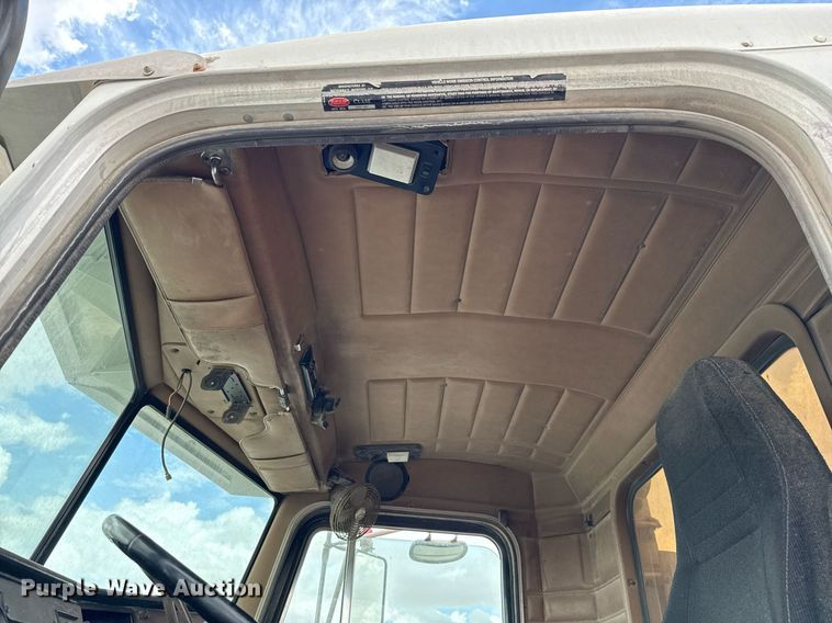 image for item DX5587 1998 Peterbilt 357 ready mix truck