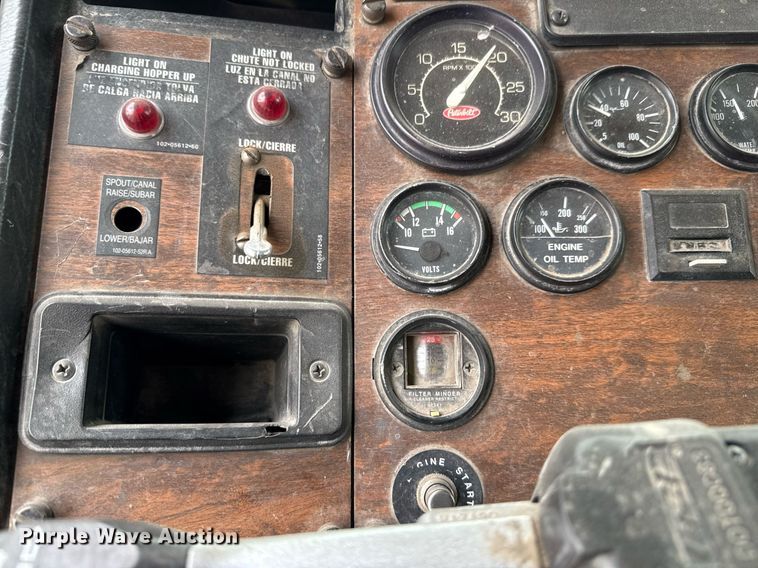 image for item DX5587 1998 Peterbilt 357 ready mix truck