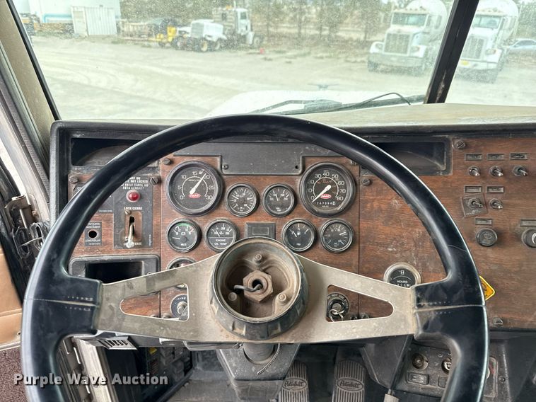 image for item DX5587 1998 Peterbilt 357 ready mix truck