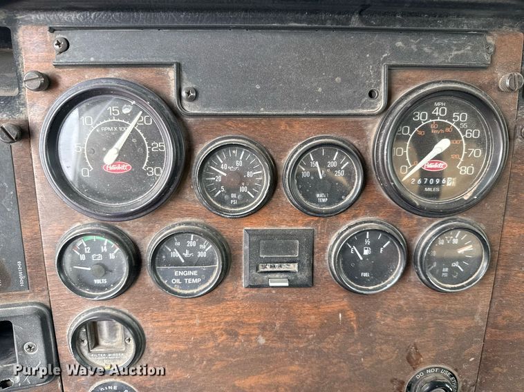 image for item DX5587 1998 Peterbilt 357 ready mix truck