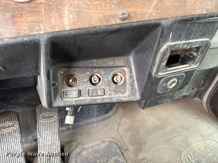 image for item DX5587 1998 Peterbilt 357 ready mix truck