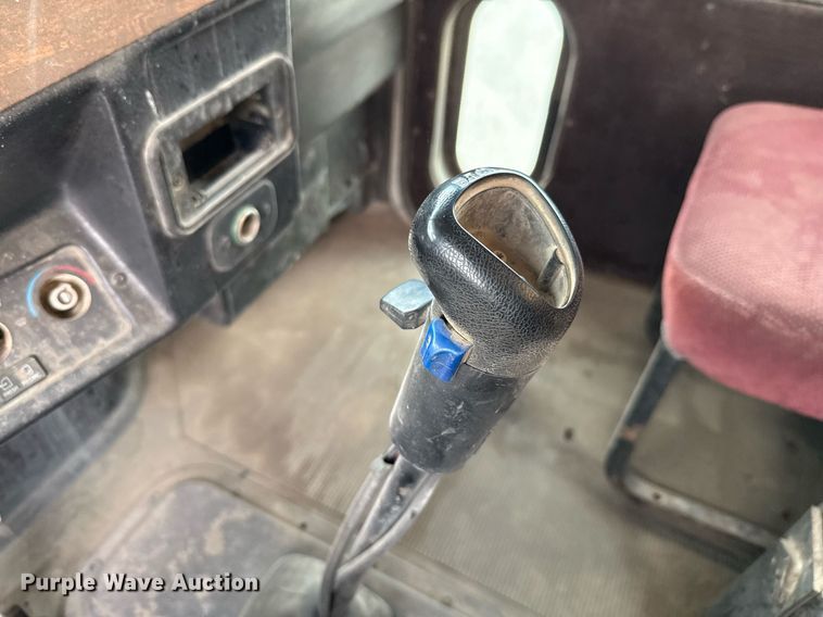 image for item DX5587 1998 Peterbilt 357 ready mix truck