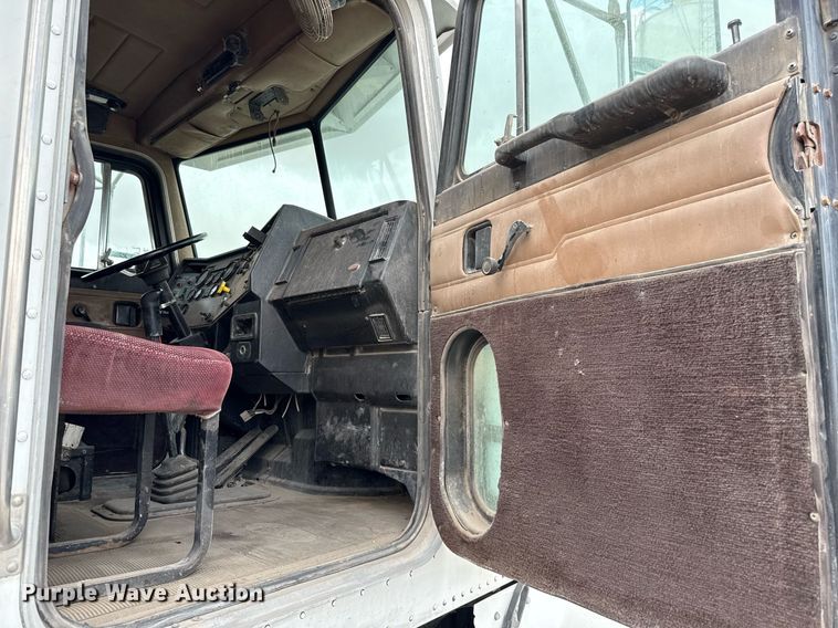 image for item DX5587 1998 Peterbilt 357 ready mix truck