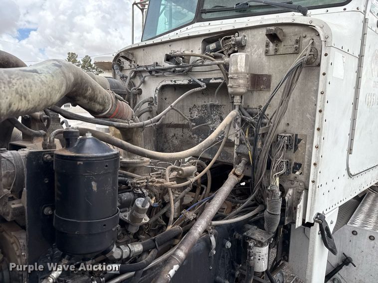 image for item DX5587 1998 Peterbilt 357 ready mix truck