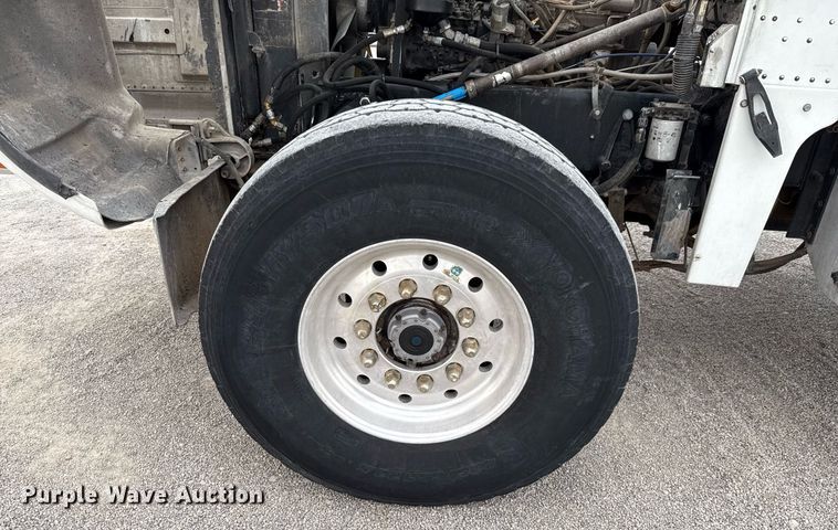 image for item DX5587 1998 Peterbilt 357 ready mix truck