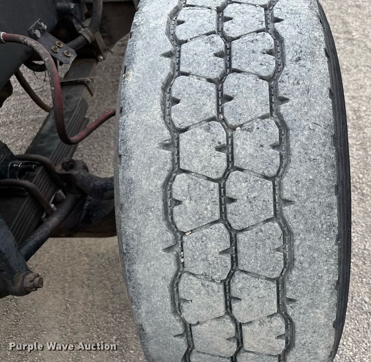 image for item DX5587 1998 Peterbilt 357 ready mix truck