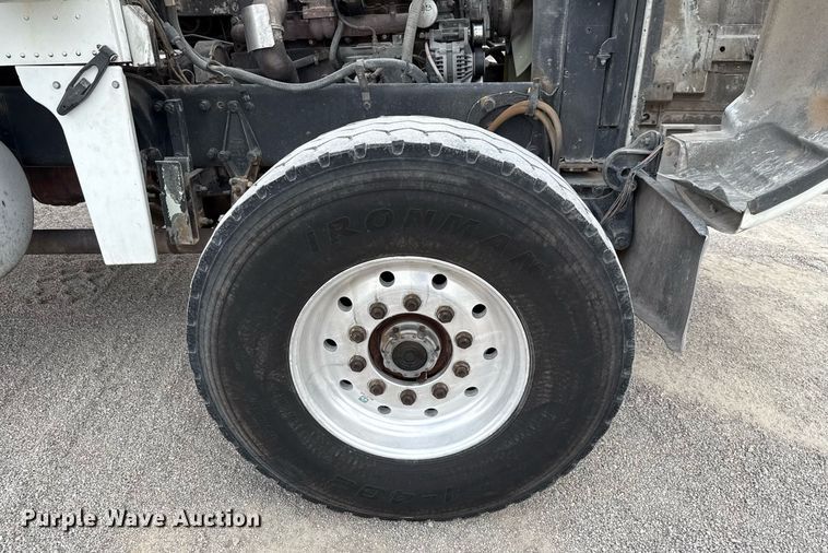 image for item DX5587 1998 Peterbilt 357 ready mix truck