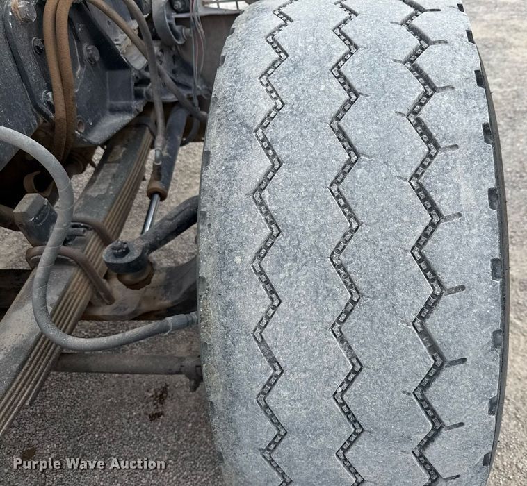 image for item DX5587 1998 Peterbilt 357 ready mix truck