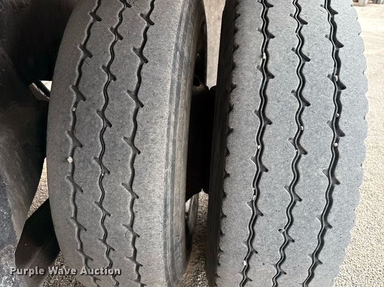 image for item DX5587 1998 Peterbilt 357 ready mix truck