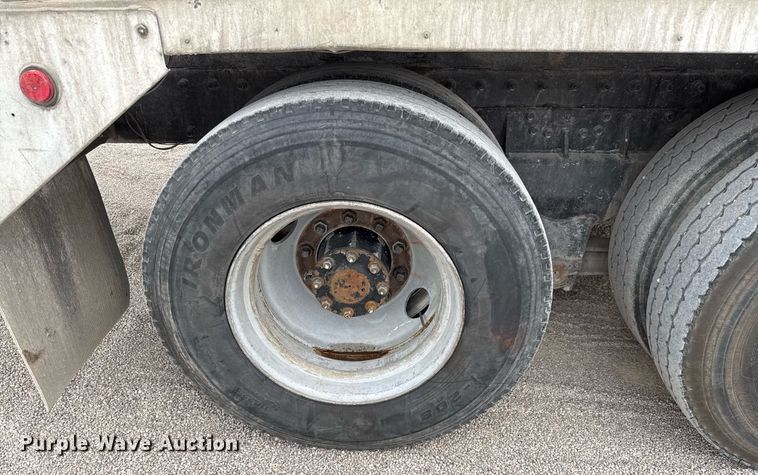 image for item DX5587 1998 Peterbilt 357 ready mix truck