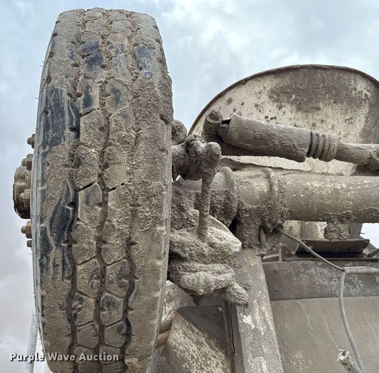 image for item DX5587 1998 Peterbilt 357 ready mix truck