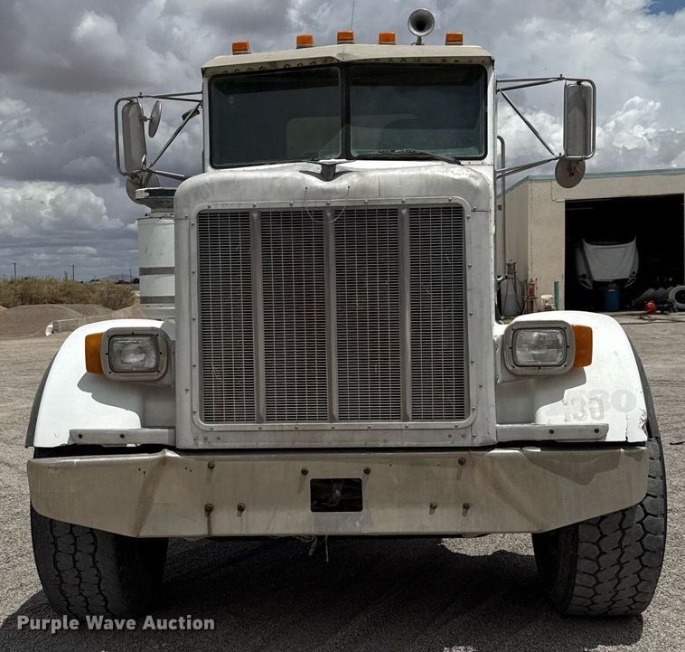 image for item DX5588 1998 Peterbilt 357 ready mix truck