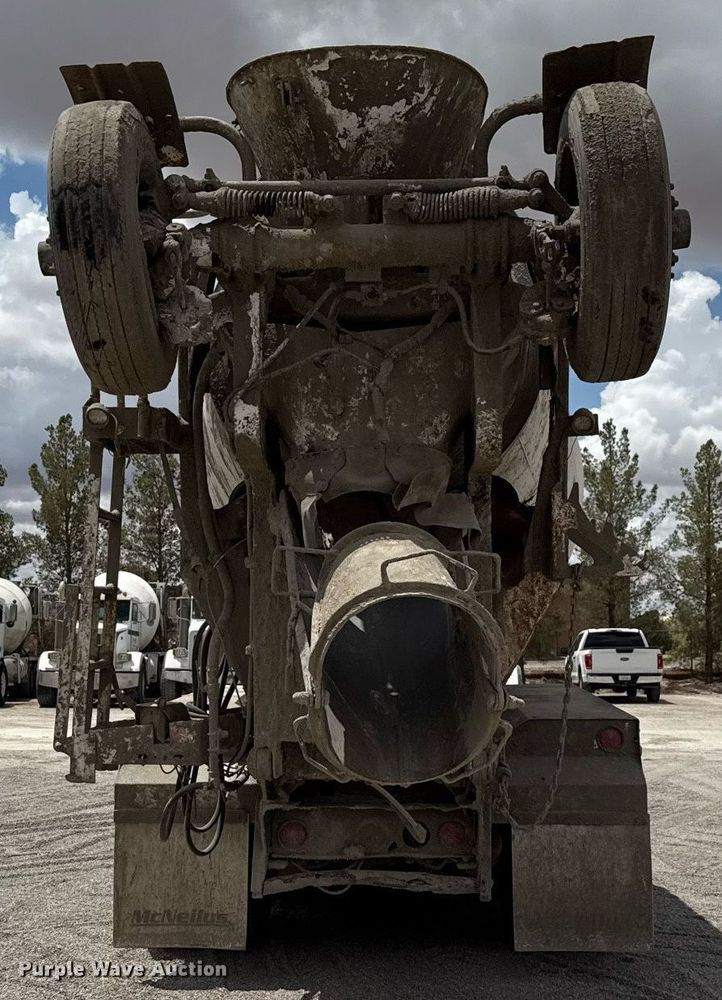 image for item DX5588 1998 Peterbilt 357 ready mix truck