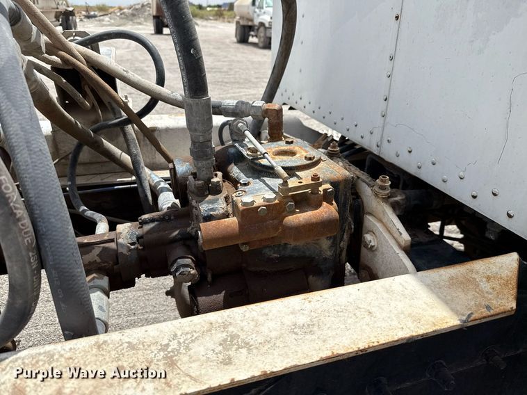 image for item DX5588 1998 Peterbilt 357 ready mix truck