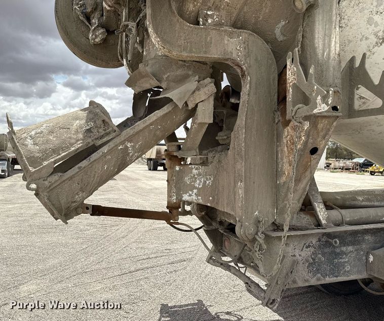 image for item DX5588 1998 Peterbilt 357 ready mix truck