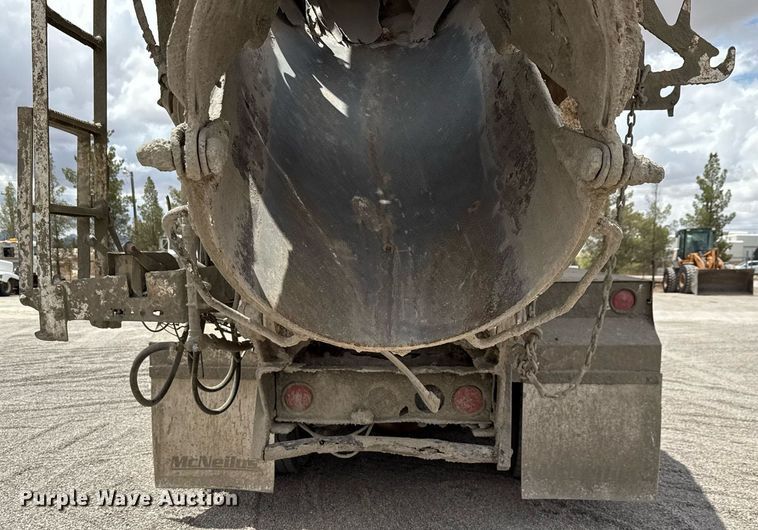 image for item DX5588 1998 Peterbilt 357 ready mix truck