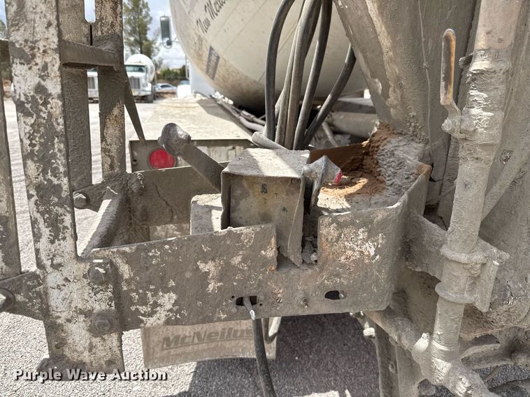 image for item DX5588 1998 Peterbilt 357 ready mix truck