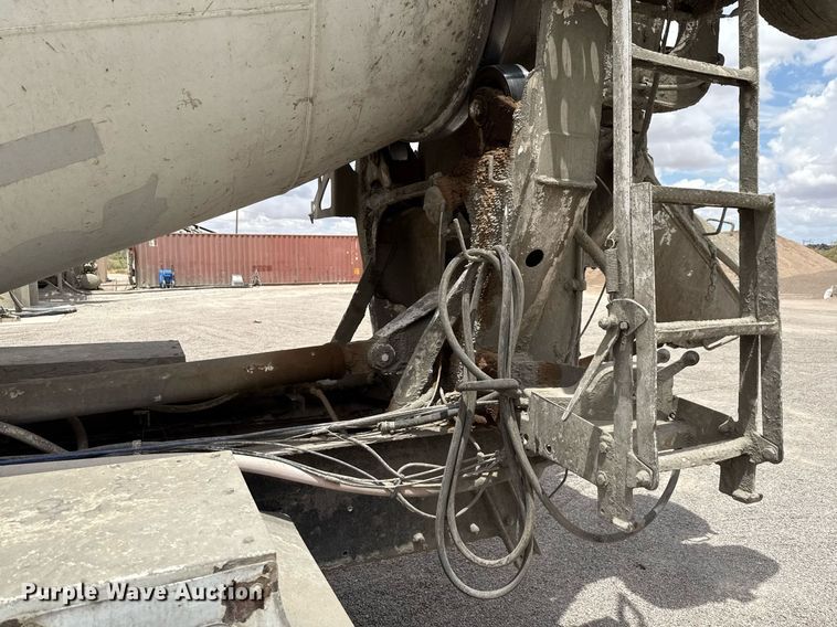 image for item DX5588 1998 Peterbilt 357 ready mix truck