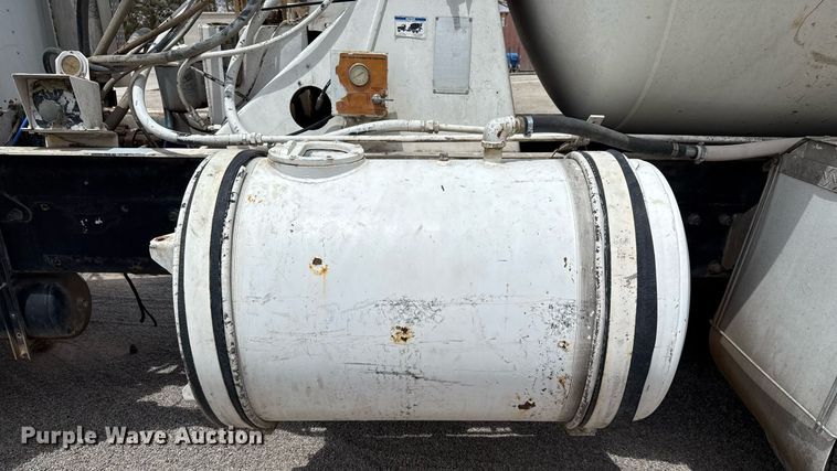 image for item DX5588 1998 Peterbilt 357 ready mix truck