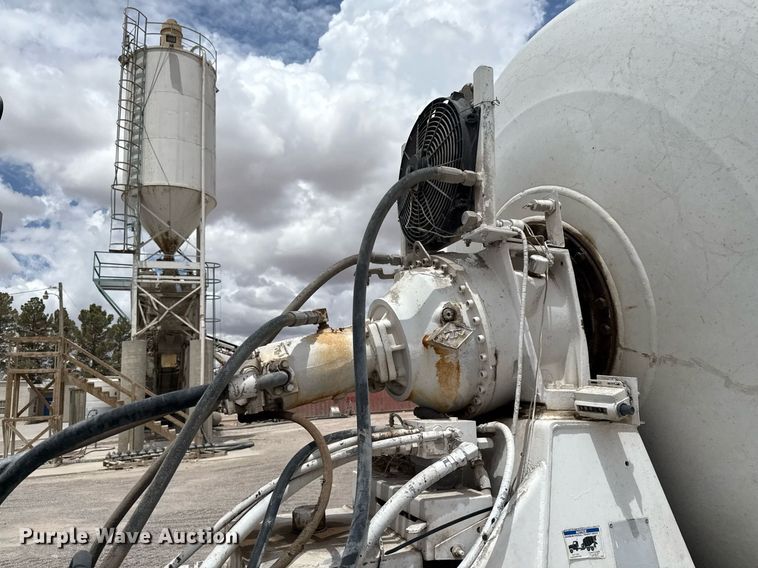 image for item DX5588 1998 Peterbilt 357 ready mix truck