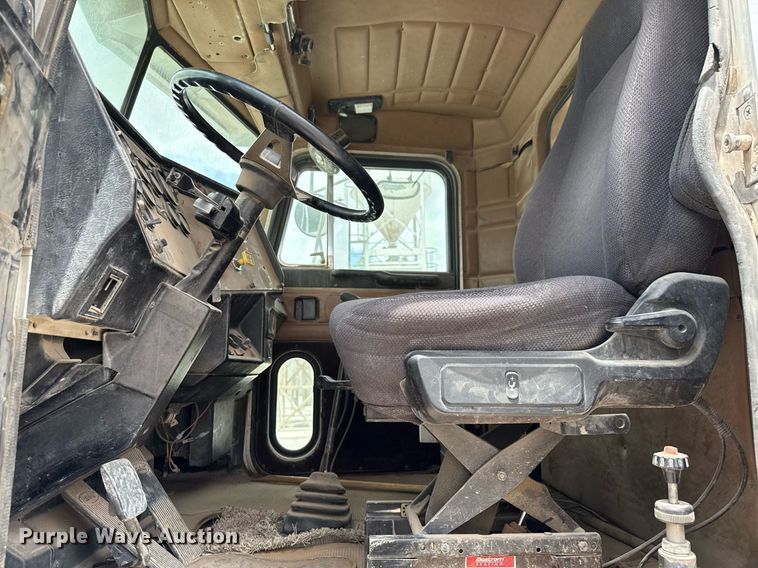 image for item DX5588 1998 Peterbilt 357 ready mix truck