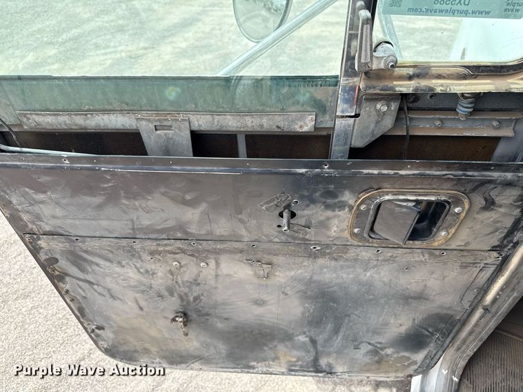 image for item DX5588 1998 Peterbilt 357 ready mix truck