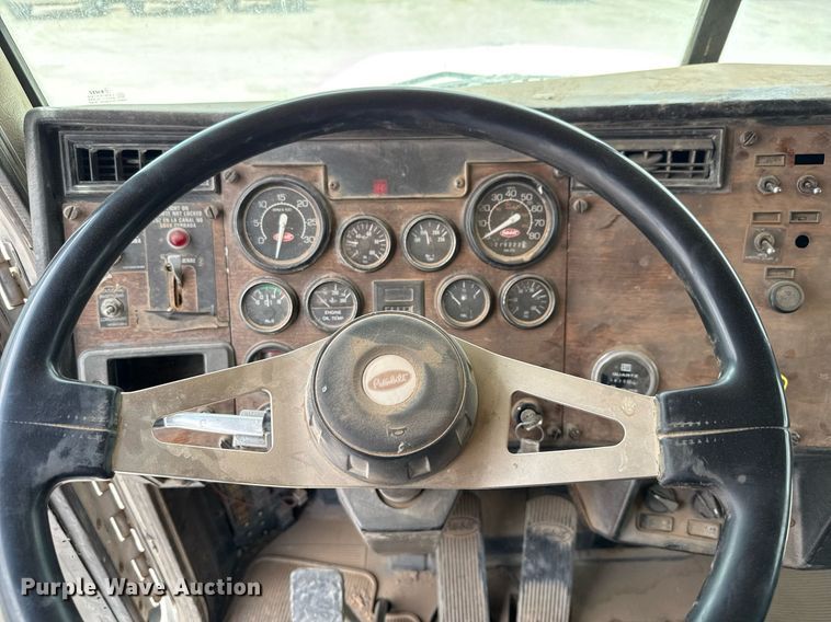 image for item DX5588 1998 Peterbilt 357 ready mix truck