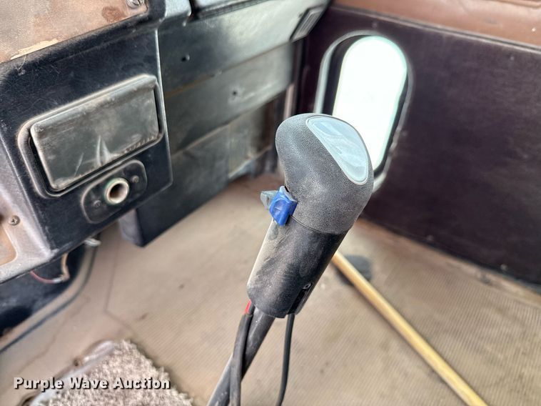 image for item DX5588 1998 Peterbilt 357 ready mix truck