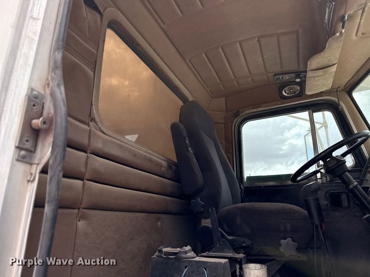 image for item DX5588 1998 Peterbilt 357 ready mix truck