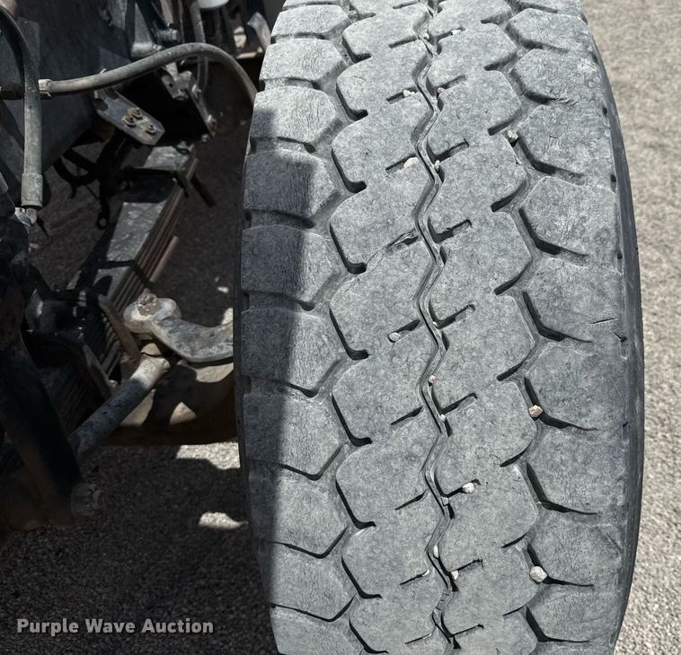 image for item DX5588 1998 Peterbilt 357 ready mix truck