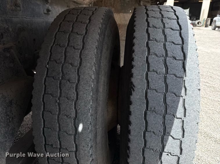 image for item DX5588 1998 Peterbilt 357 ready mix truck