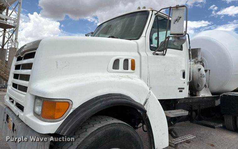 image for item DX5590 1998 Ford LT9511 ready mix truck