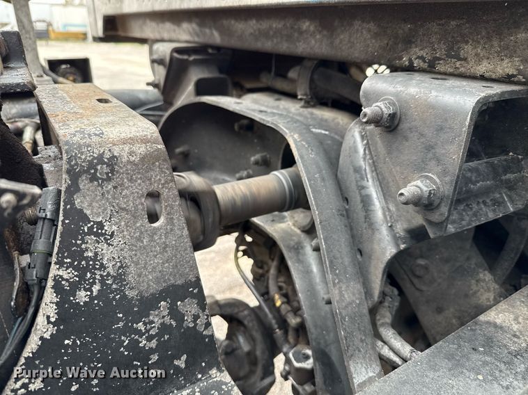 image for item DX5590 1998 Ford LT9511 ready mix truck