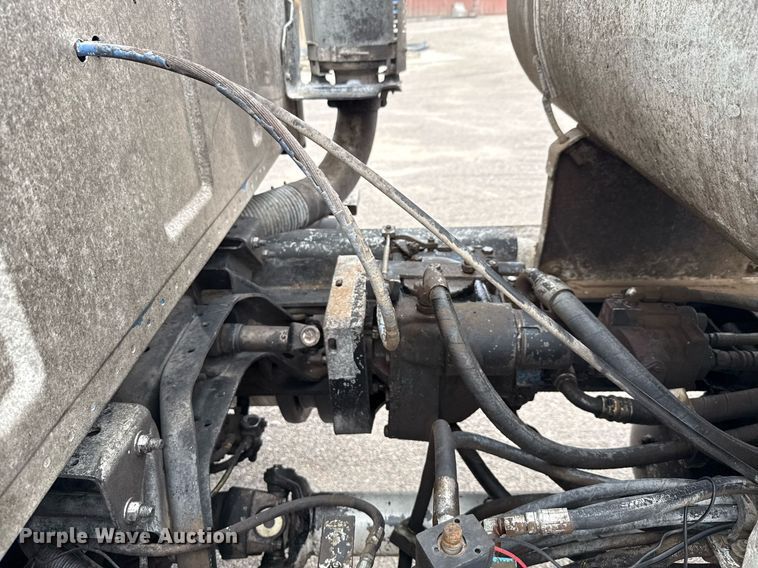 image for item DX5590 1998 Ford LT9511 ready mix truck