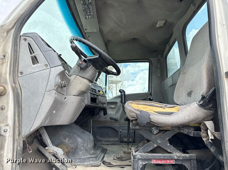 image for item DX5590 1998 Ford LT9511 ready mix truck