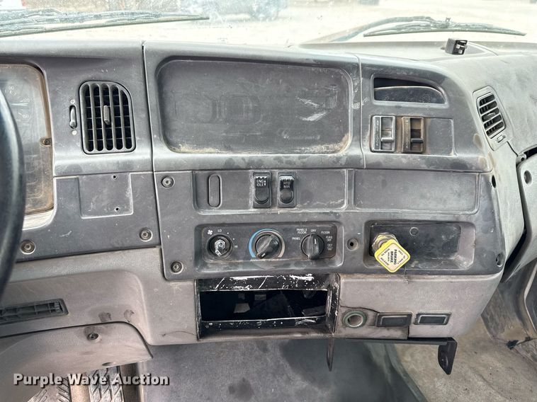 image for item DX5590 1998 Ford LT9511 ready mix truck