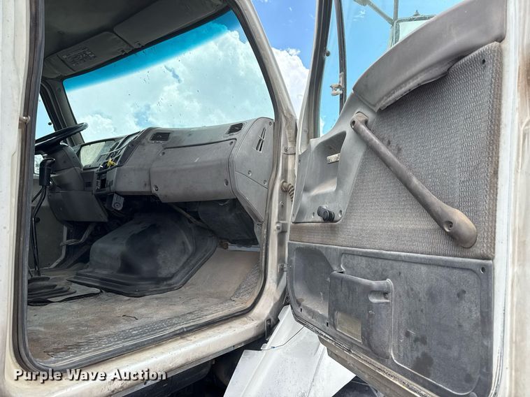 image for item DX5590 1998 Ford LT9511 ready mix truck