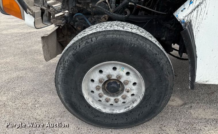 image for item DX5590 1998 Ford LT9511 ready mix truck