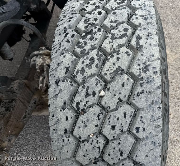 image for item DX5590 1998 Ford LT9511 ready mix truck