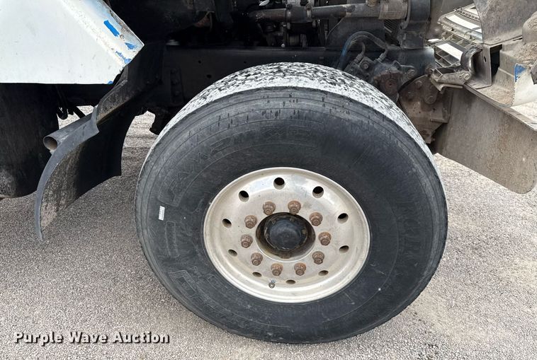 image for item DX5590 1998 Ford LT9511 ready mix truck