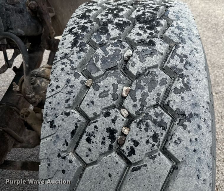 image for item DX5590 1998 Ford LT9511 ready mix truck