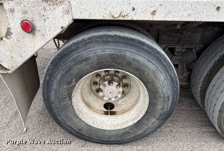 image for item DX5590 1998 Ford LT9511 ready mix truck