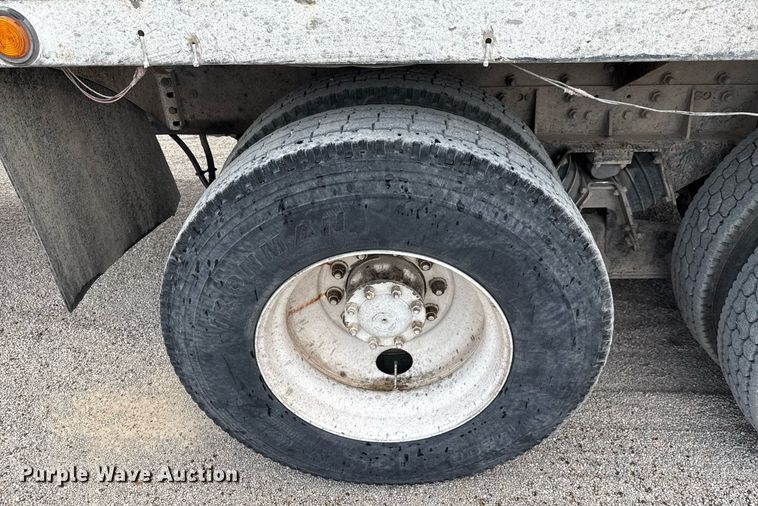 image for item DX5590 1998 Ford LT9511 ready mix truck