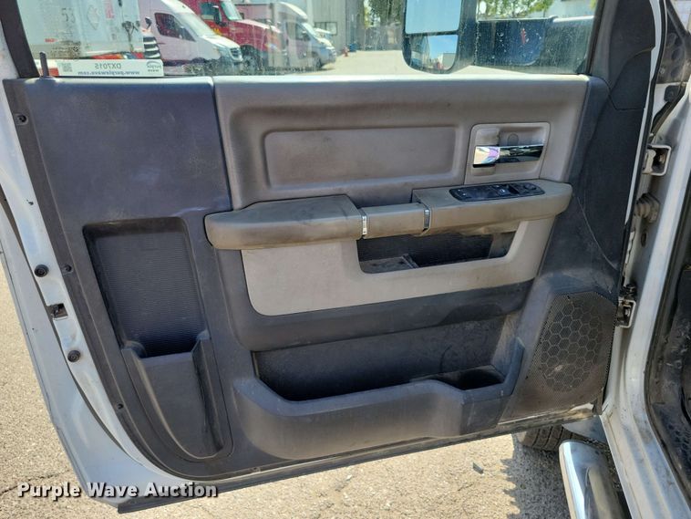 image for item DX7015 2011 Dodge Ram 5500 pickup truck cab and chassis