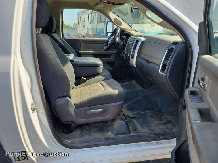 image for item DX7015 2011 Dodge Ram 5500 pickup truck cab and chassis