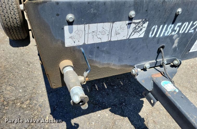 image for item DX7028 Sullair 185 air compressor